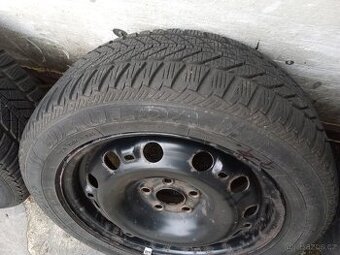 Sada zimních pneu 195/55r15+plechace