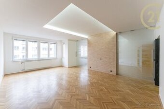 Pronájem nadstandardního bytu 2+1, 88,6 m2 – 5. NP s výta...