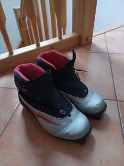 Dětské boty na běžky vel. 36, SNS Profil