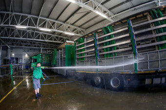 Zpracovatel drůbeže (NAVĚŠOVAČ) s ubytovánim - UHERSKÝ BROD