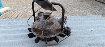 Divadelní reflektor z  třicátých let