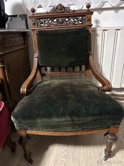 Starožitný křeslo histrizmus