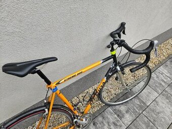 Silniční kolo Merida