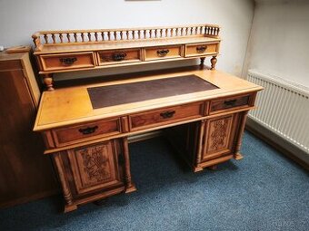 Kancelářský stůl