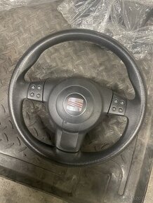 tříramenný volant seat