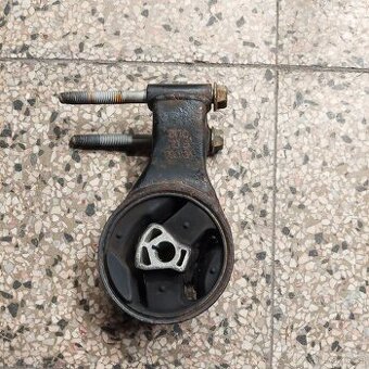 Citroen Berlingo -  zavěšení motoru