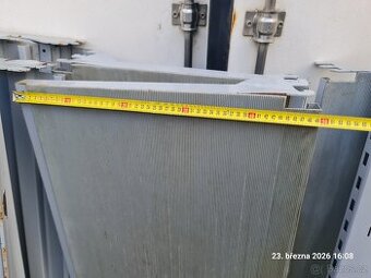 Prodejní kovový regál - části