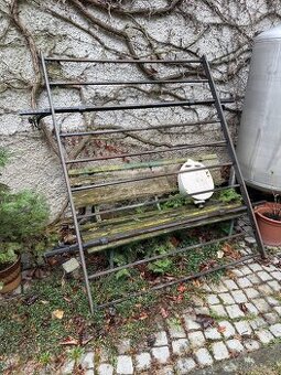 Zahrádka Ford Transit