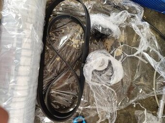 Sada žebrovaných klínových řemenů SKF VKMA 33084