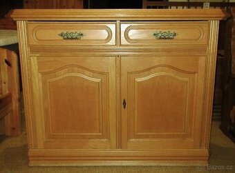 Rustikální komoda - masiv ( Dub ) - Výborný stav