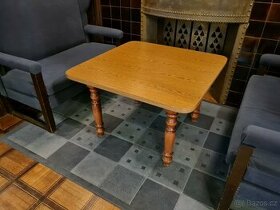 Stůl dřevěný 105/105/68 cm