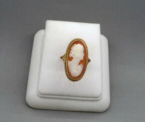 Krásný zlatý prsten s kamej - 1