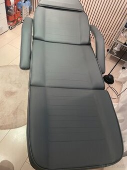 Nove kosmeticke hydraulicke lehatko s zidlickou
