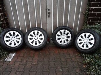 Komplet Zimní Sada Poklice Bridgestone 215/65/17 ET 38 5x112