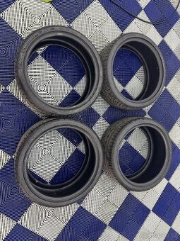 Zimni pneu 2x 245/35r20 2x275/30r20 top stav