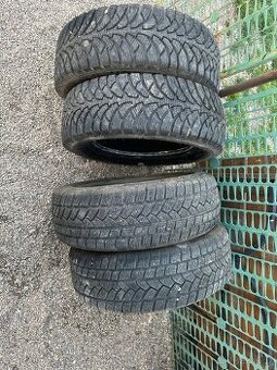 Zimní pneu 195/60R15