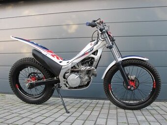 Montesa Cota 4RT (2017) - málo najeto, po servisu