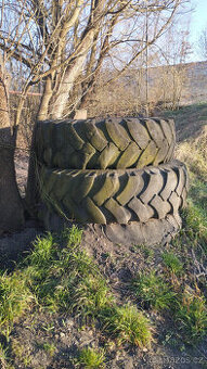 Pneu nakladač