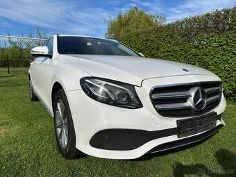 Mercedes E220d 4 matic 2018, plný servis, 100% nájezd