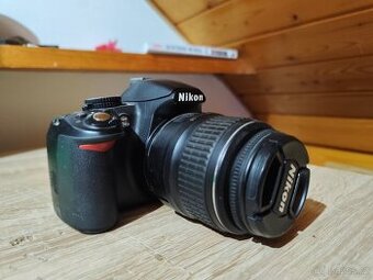Nikon D3100 + Nikkor 18-55m + Přislušenství