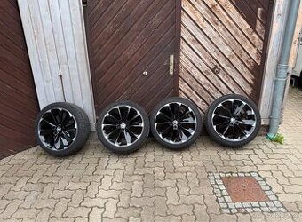 Škoda Superb kola Supernova R19 s pneu 235/40 R19