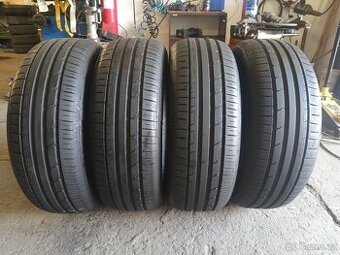 Sada letních pneu 215/55/17.