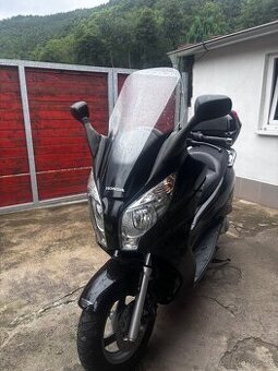 Skútr honda S-Wing 125ccm
