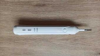 Elektrický zubní kartáček Oral B