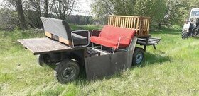 Vůz za traktůrek nebo za koně.