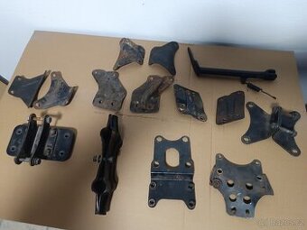 různé držáky Jawa 350/634 350/638 350/639 350/640