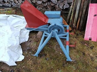 Prodám štěpkovač za traktor