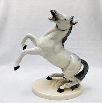 Pirkenhammer veľký kôň porcelánová soška