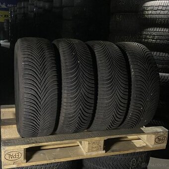 Zimní pneu 215/55 R17 94V Michelin mm