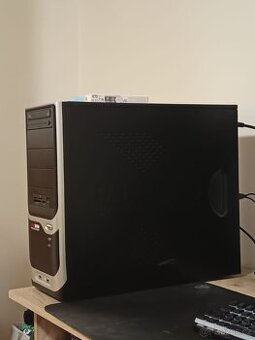 Prodám stolní PC s chybou