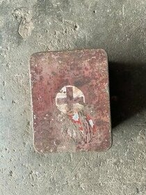 Prodám plechové krabičky od staré lékárničky a malé golasady