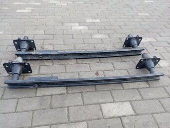 Výztuha předního nárazníku Peugeot 5008