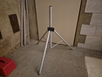 Stativ nejen na satelit na kempování - 1