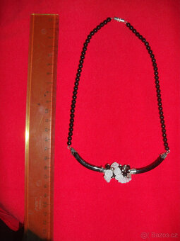 bižuterie retro sbírka sklo korále Jablonec