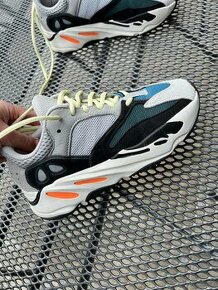 Yeezy Boost 700 - vel. 38