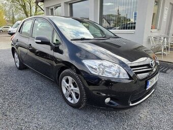 Toyota Auris
1.6 i Po kroupech