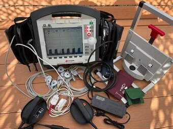 Profi defibrilátor/monitor Corpuls 3