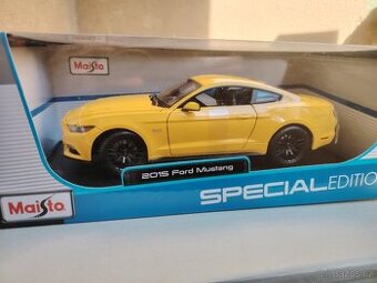 Ford Mustang 2015 1:18 Maisto žlutý