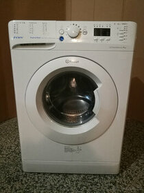 Pračka INDESIT BWSA61052W úzká 6kg/1000 ot