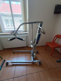 Pation Lifter omnilift 170E, elektrický pojízdný zvedák