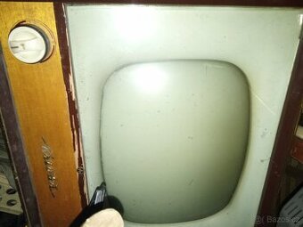 Televize Tesla kriváň retro