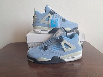 Jordan 4 Retro University Blue