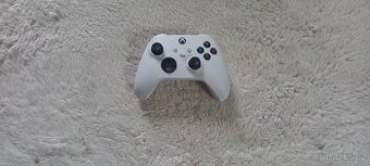 Prodám ovladač pro XBOX ONE