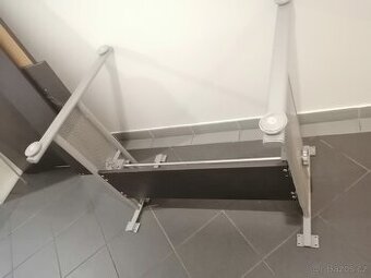 Prodám kancelářský stůl