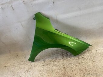 Přední pravý blatník Škoda Rapid zelený