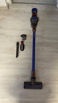 Dyson V8